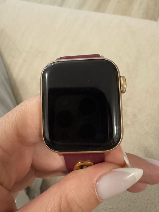 Apple Watch SE V2 40mm Gold 1st GEN