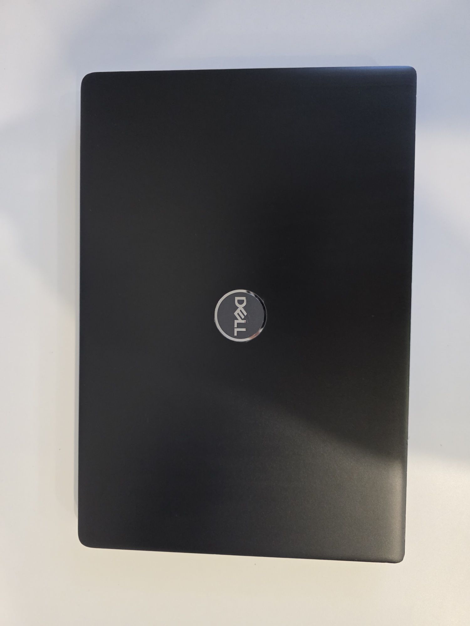 Лаптоп Dell Latitude 3410