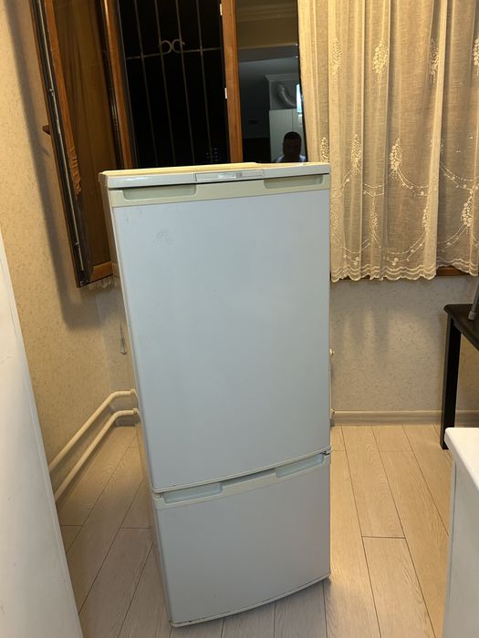 холодильник в рабочем состояние