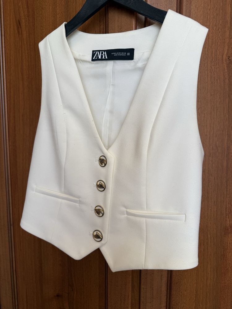 ZARA елек с копчета