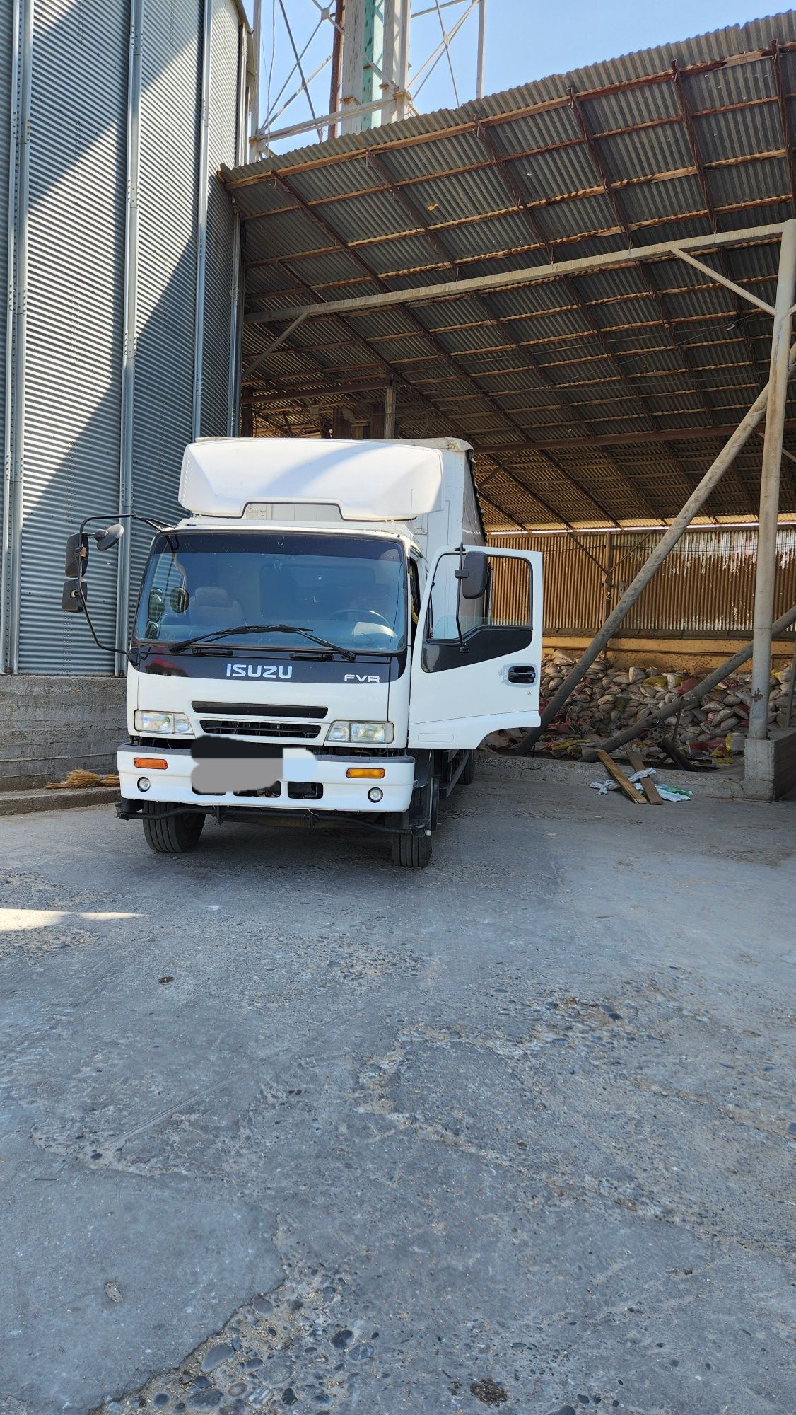 Isuzu 10 tona 2013