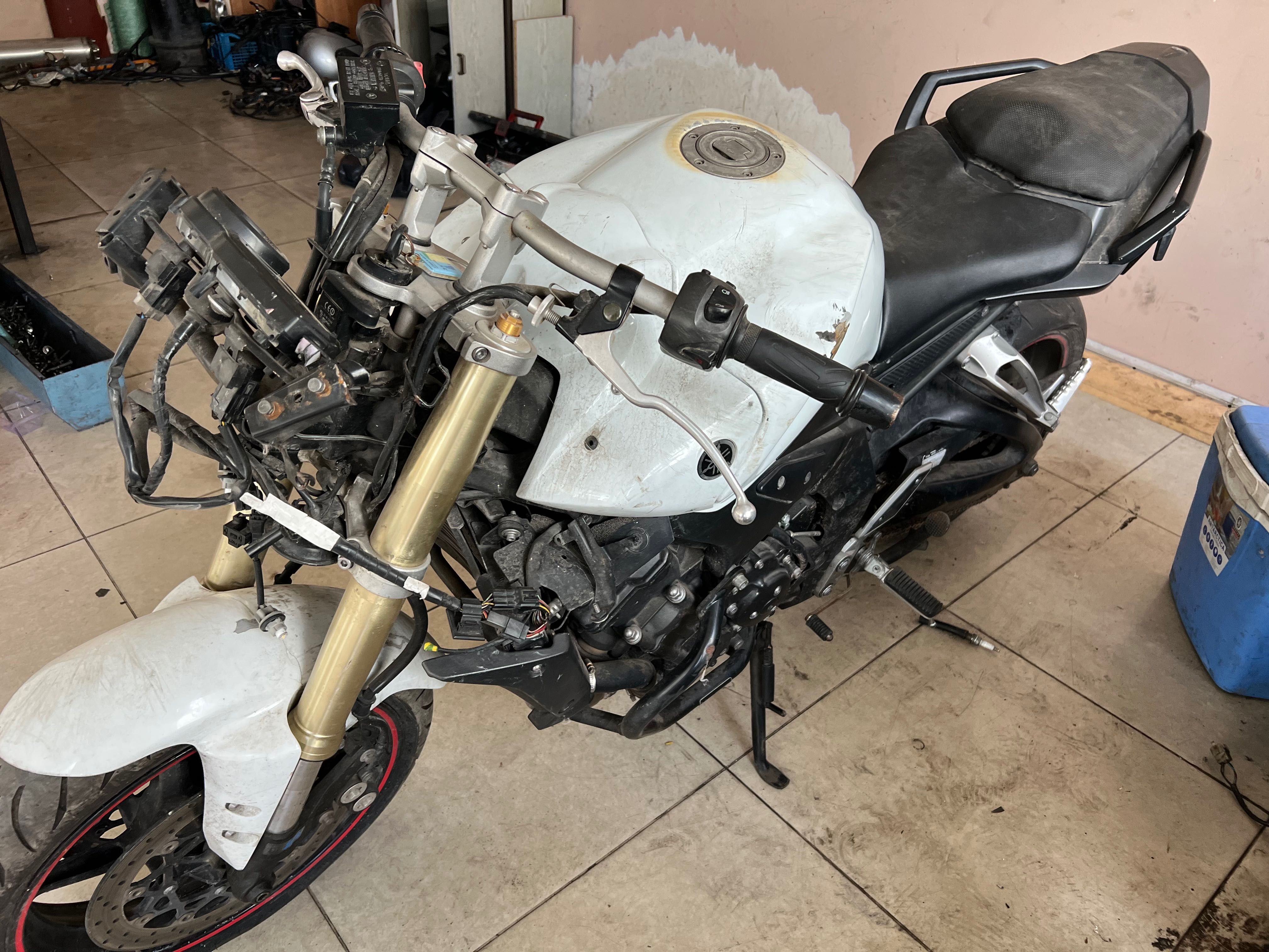 Yamaha FZ1 / FZS / Fazer 1000 на ЧАСТИ