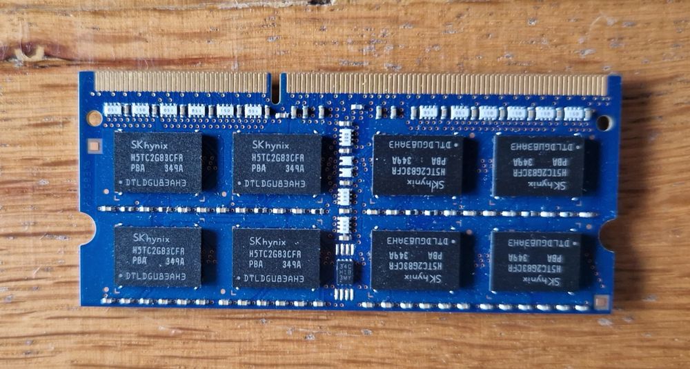 Fujitsu Lifebook U554 на части