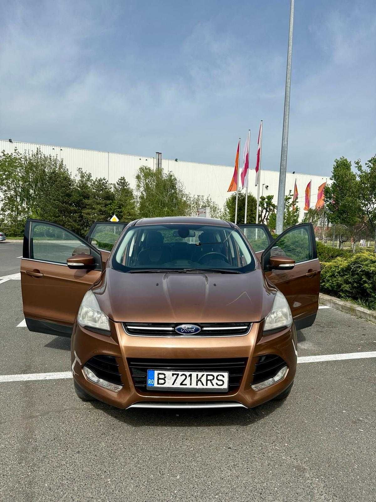 Ford Kuga, maro, an fabricatie 2014, 124. 629 km, transmisie manuala