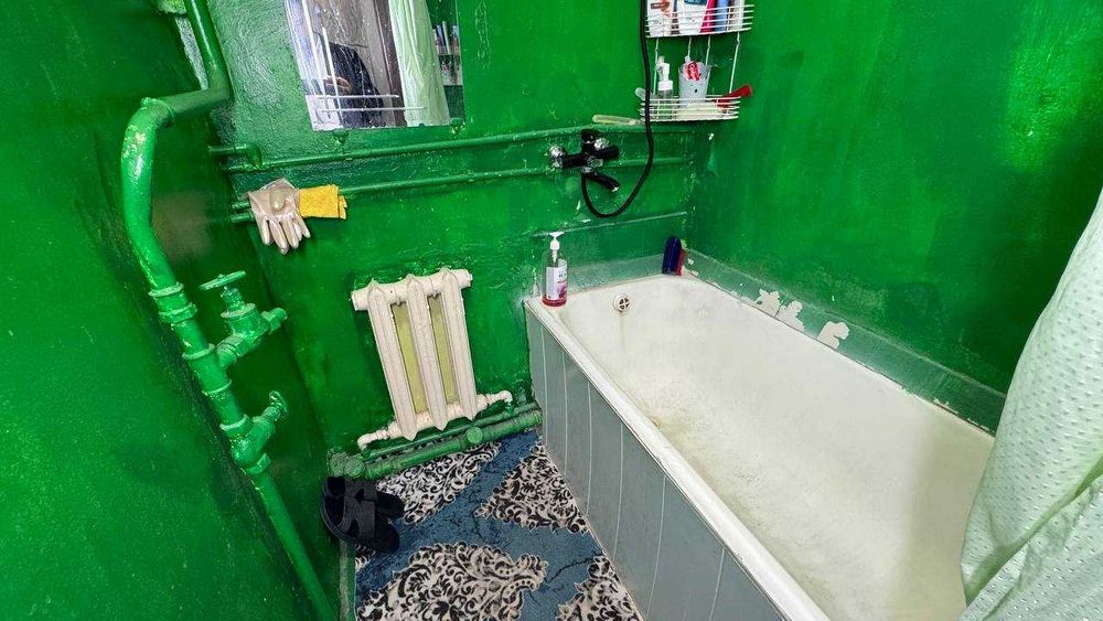 Заканал  28-мактаб 1 қаватда 2 хонали квартира сотилади. ID: 1455