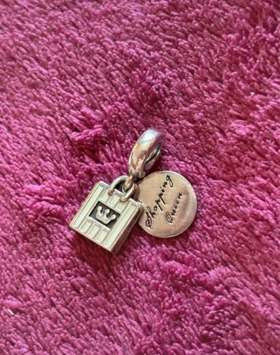 Charm Pandora Shopping queen