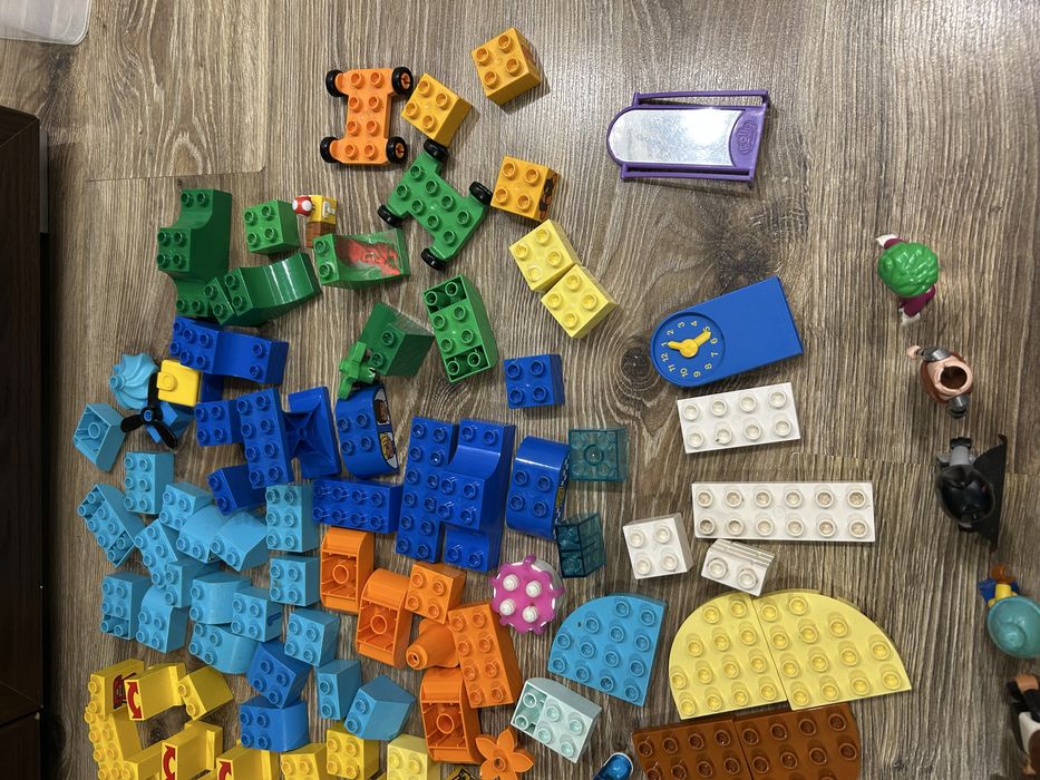 Lego части 200 броя