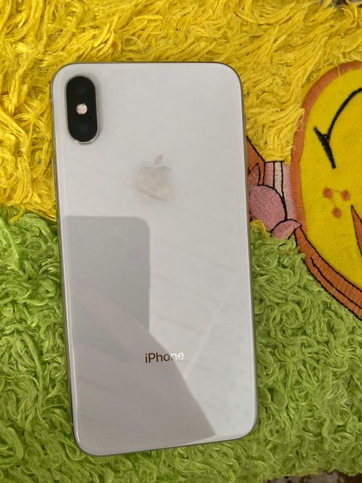 iPhone xs  64 гб