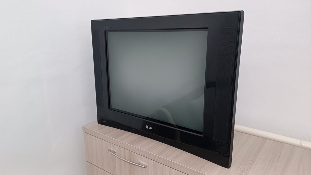 Срочно продам телевизор LG 72
Телевизор в отличном состоянии
Диоганаль