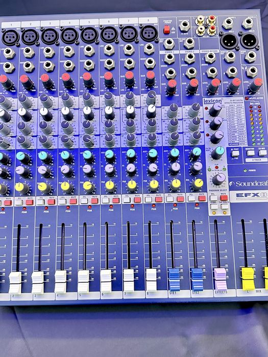 Soundcraft EFX8 перфектен като нов