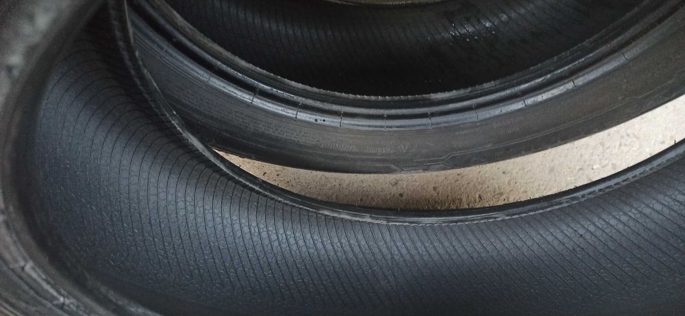 Продавам зимнa гумa  225/40/R18 цена 30лв