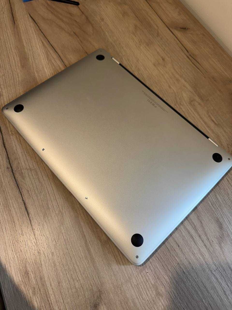 Macbook Pro M1 2020 512GB SSD 8GB RAM