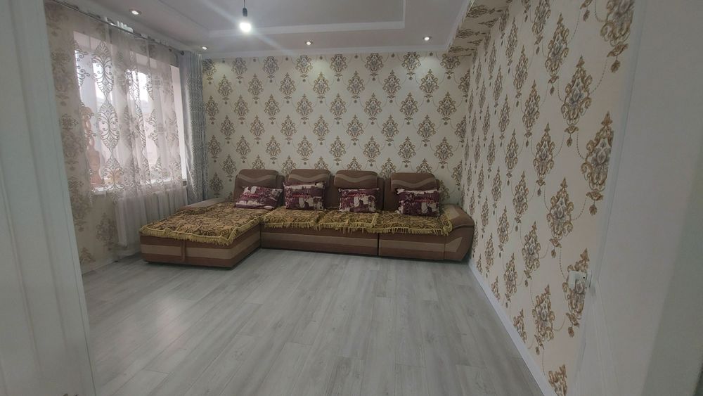 Диван,  срочно продам,