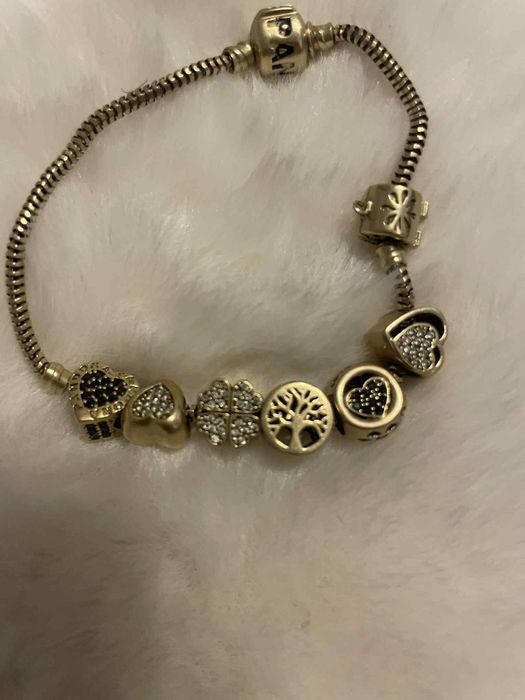 De vînzare 2 brățări de aur.