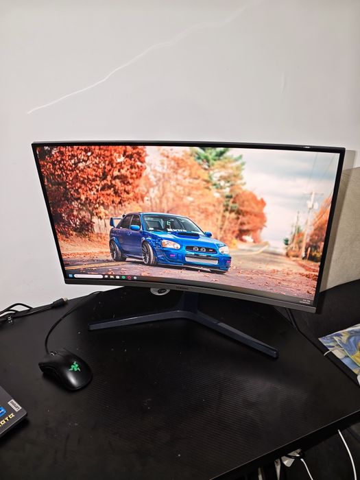 Monitor curbat Samsung 27 inch 1920x1080