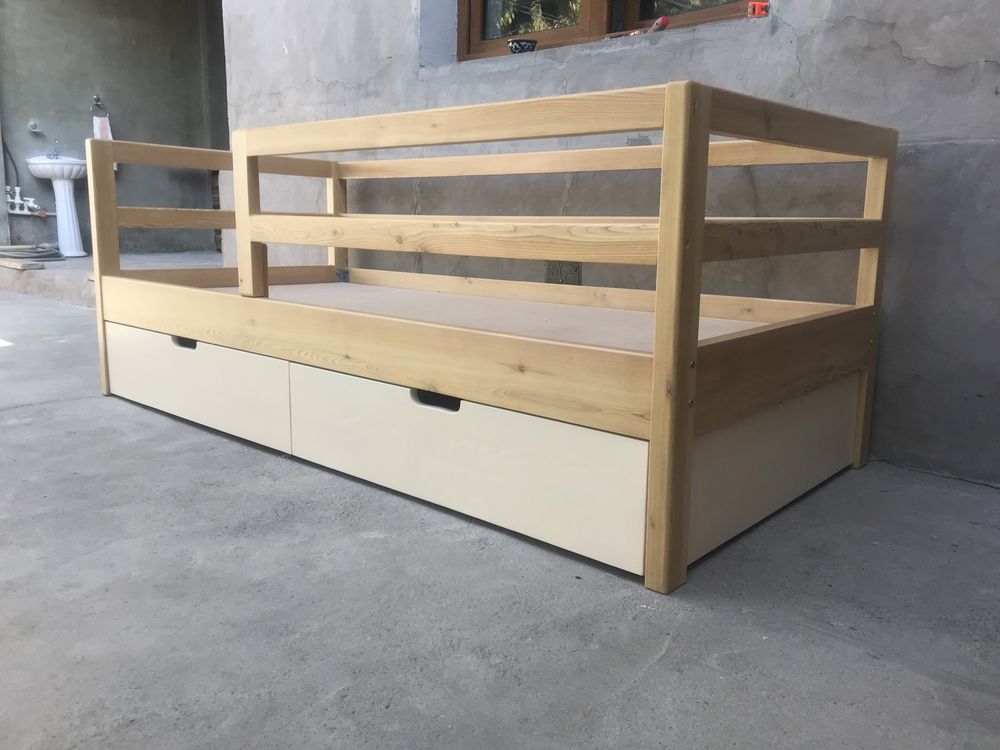 Кровати из дерево