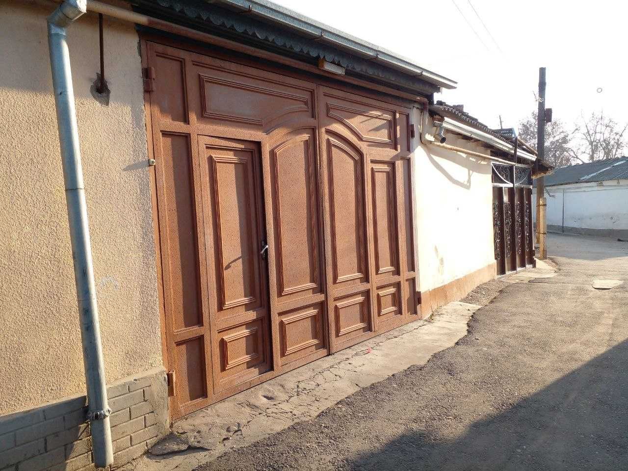 Продайся уютный дом в городе Янгиюль