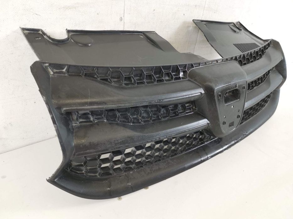 Grila Radiator Dacia  Logan 2 2013 2014 2015 2016 Originala In Stare B