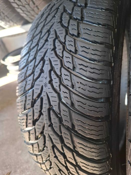 2 Зимни гуми Нокиан 175/65/14 ДОТ21 6.5мм