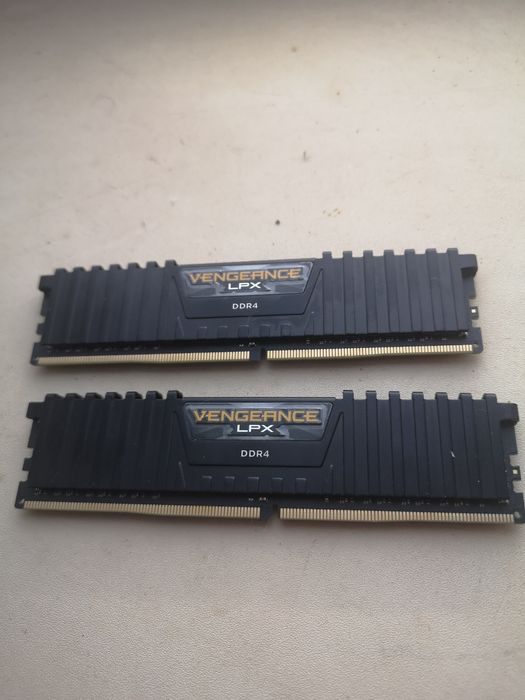 16gb озу ddr4 Corsair vengeance 3200 mhz