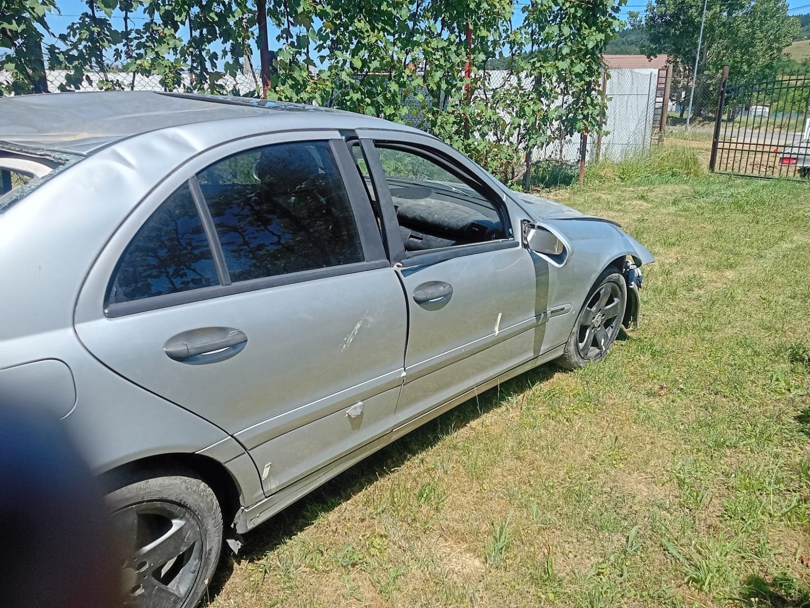 Dezmembrez/ vând Mercedes Benz  c class 2.2 diesel w203 2005