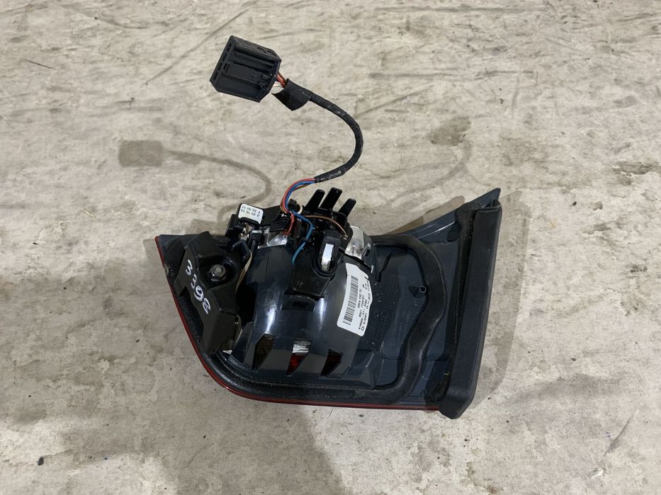 Stop stanga pe capota BMW Seria 4, F32, 2013, 2014, 2015, 2016, 2017, 2018, cod origine OE 63217296101