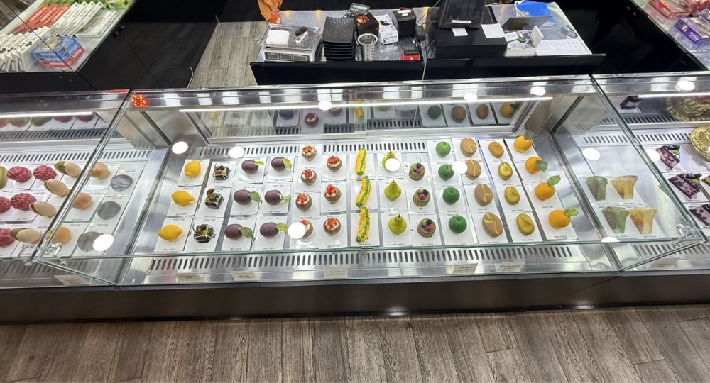 Продается кондитерские холодильники и витрины, по низкой цене!