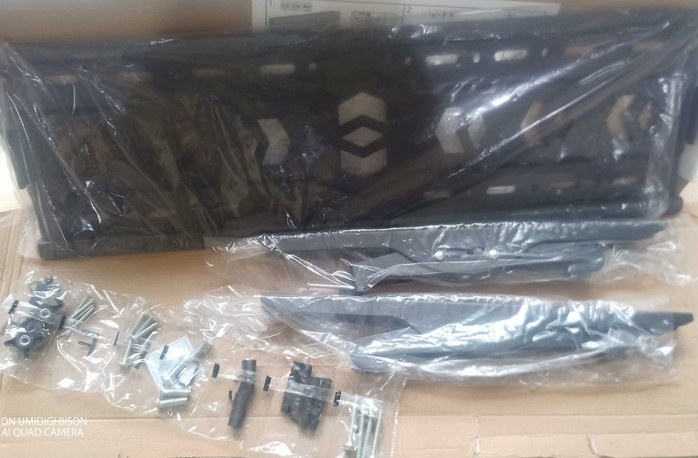 TV стойка за стена за телевизори с 40 - 80 инчови екрани