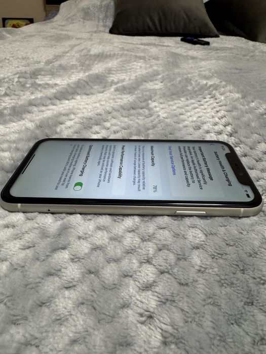 iPhone 11 64GB White – Работи отлично, реални снимки, по договаряне