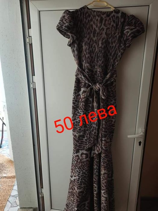 Продавам   запазени елегантни рокли