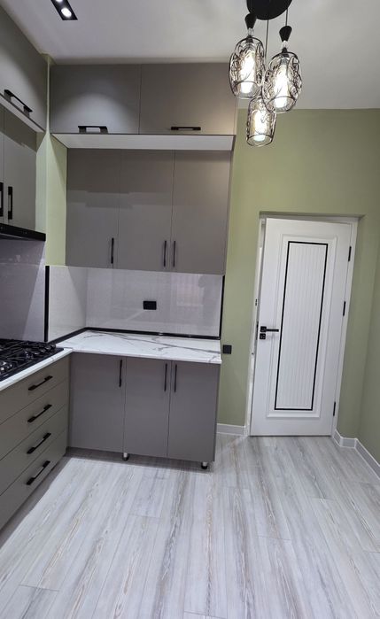 Срочно! Продажа. 3/6/10. China house.