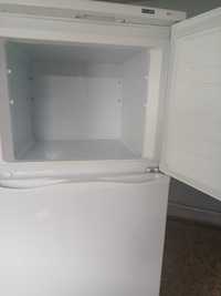 Продам холодильник 4 года как купили, в хорошем состоянии