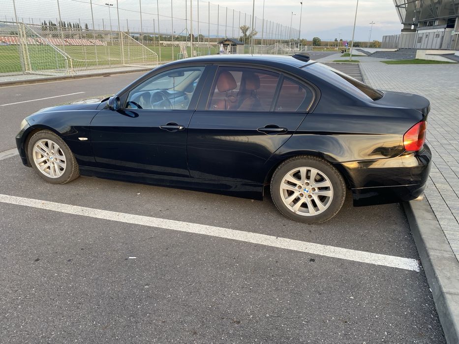 BMW E90 320 i de vanzare