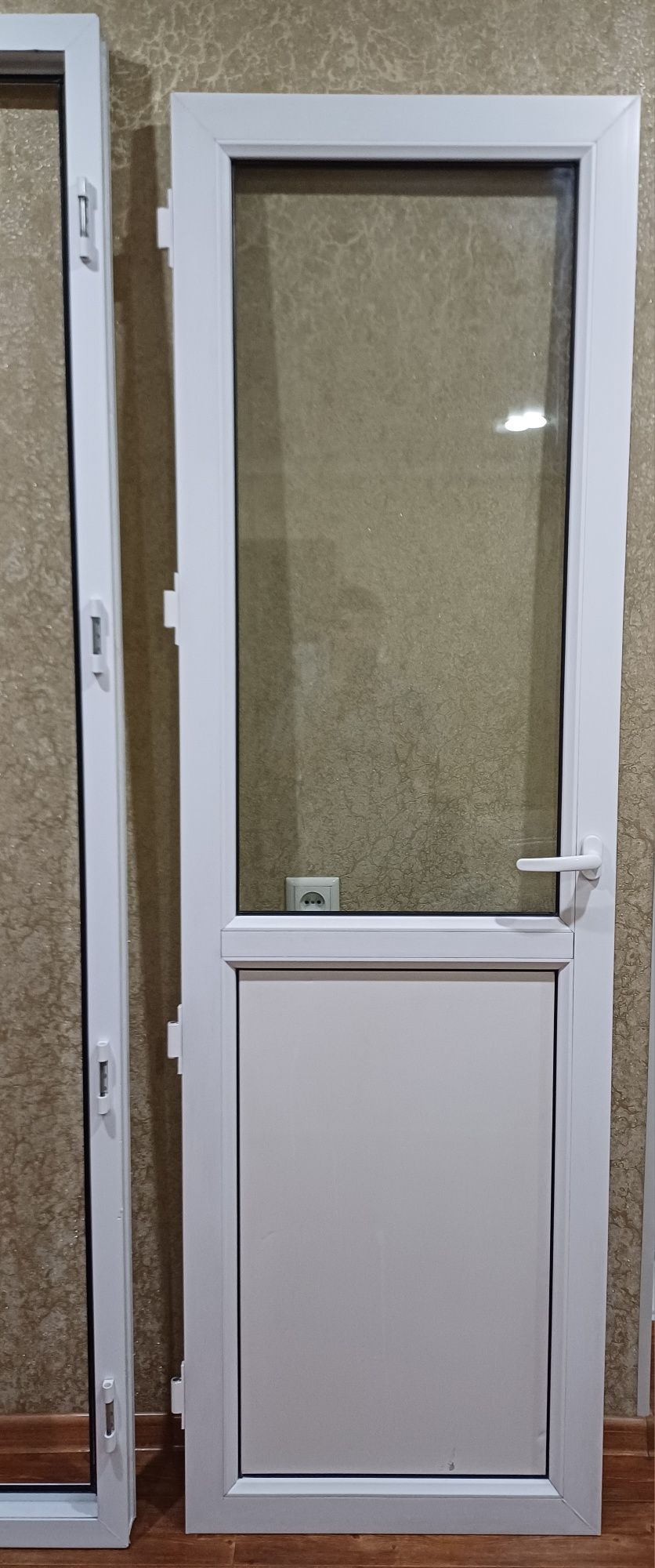 Продам дверь. Пластиковую