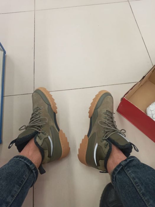 Продаю Reebok ботинки новые в оригинале, с начесом