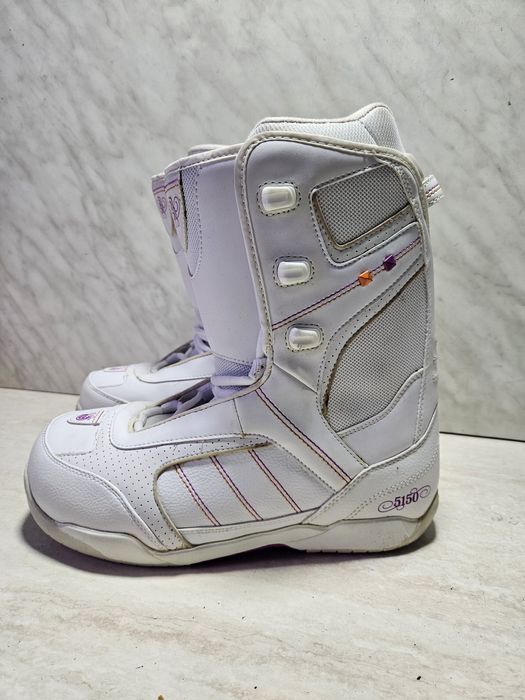 Boots 115 buti placa snowboard   5150 mărimea 39  (25   cm) .