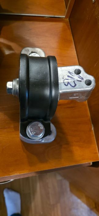 Продам запчасть на Lada Vesta