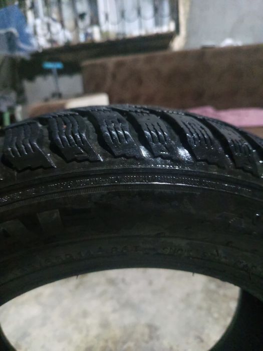 Зимние шины 185/65/14 в отличном состояние