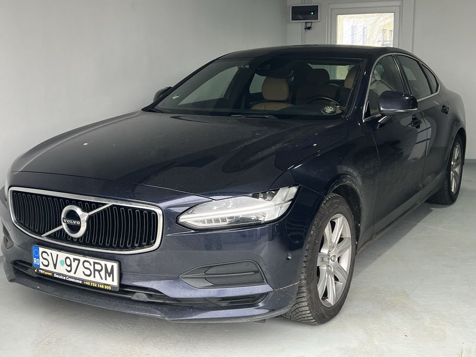 VOLVO S90 Momentum