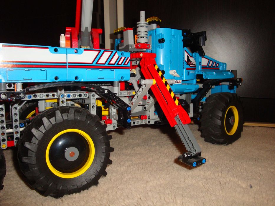 super model Lego Technic motorizat tractiune 6x6 teleghidat 42070