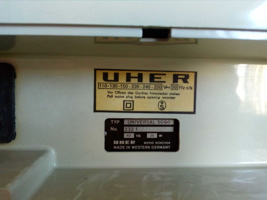 Ролков магнетофон UHER -