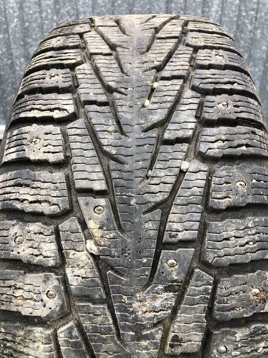 Зимняя шипованная   резина