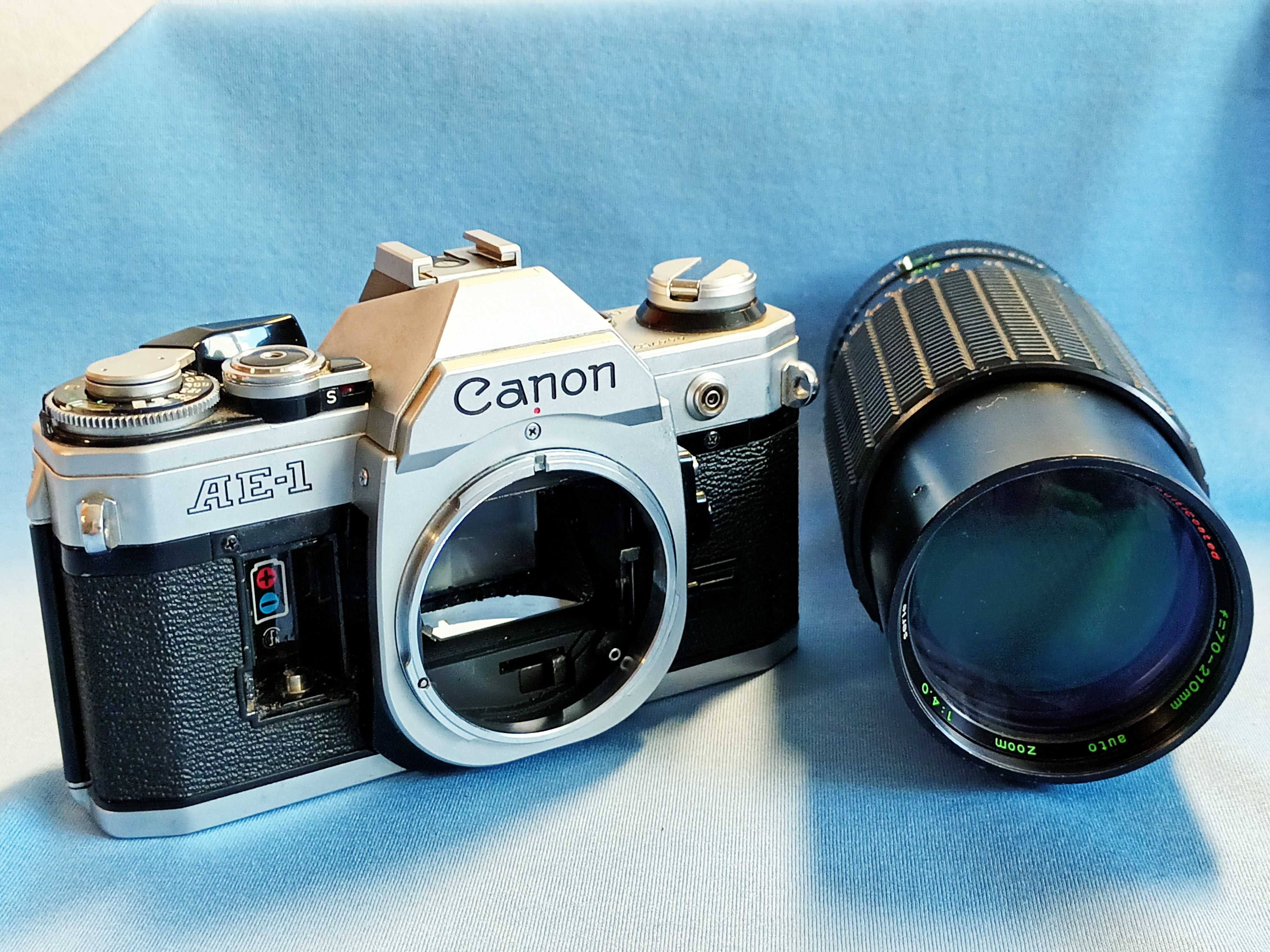 Aparat Foto cu Film Canon AE-1 + Obiectiv 70 - 210 mm