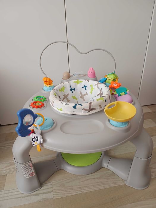 Centru de activitati și jumper pentru copii