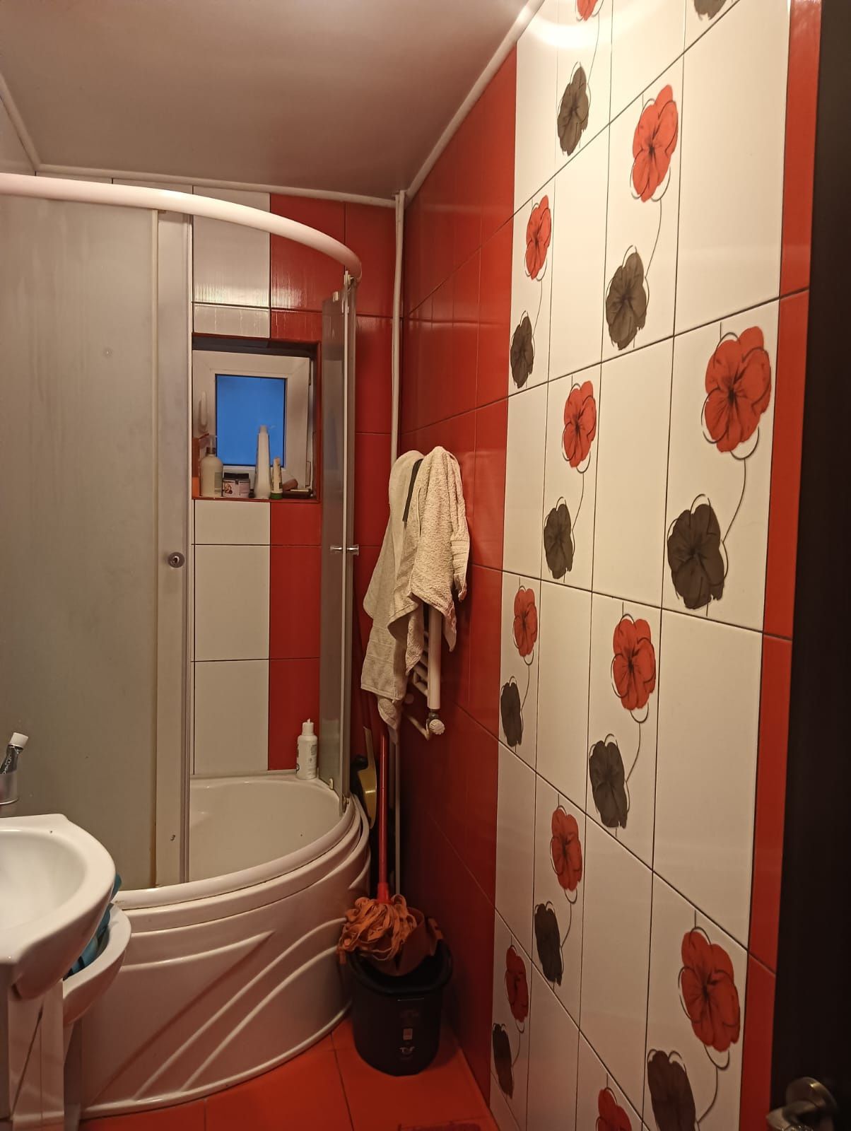 Închiriez apartament lux cu  2 camere