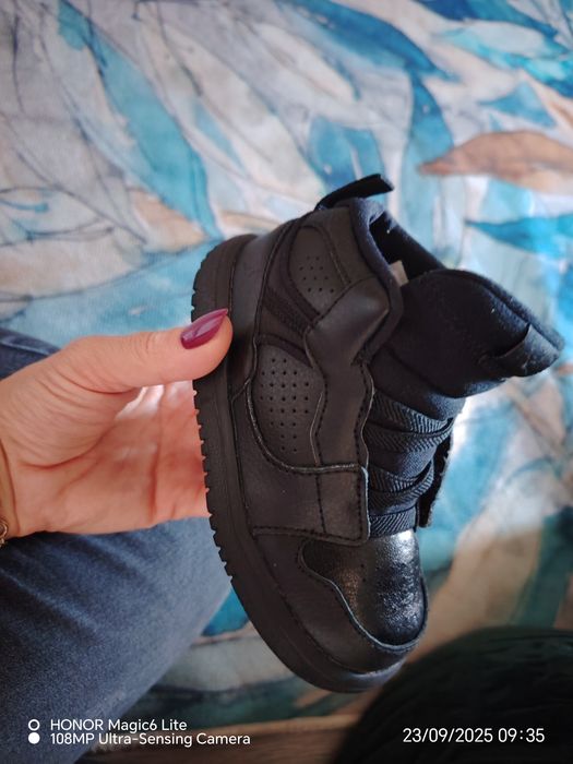 Adidași Jordan, mărimea 25