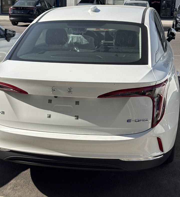 Honqi eqm 500 km 25 model boshlangich to'lovsiz