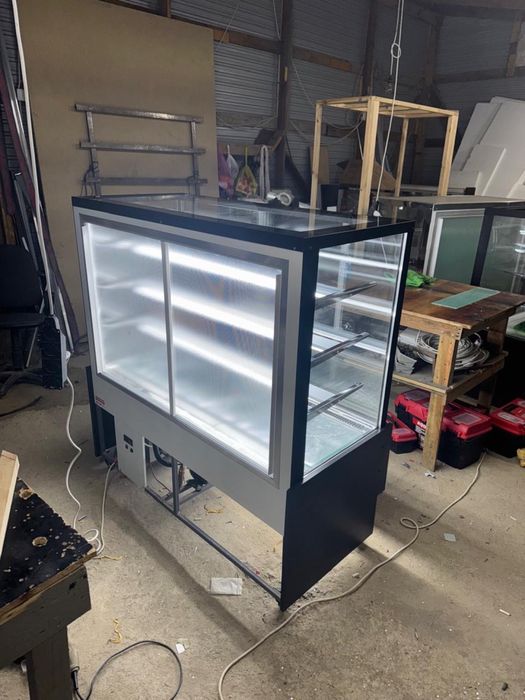 холодилник вытринний