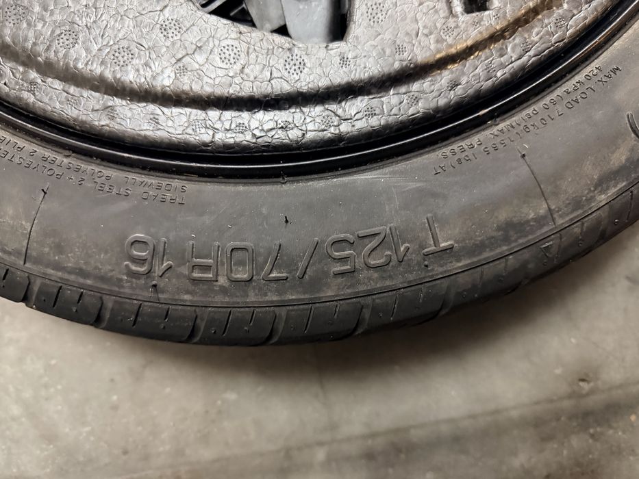 Vw голф 5 V резервна гума патерица 16” и комплект