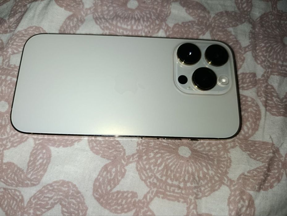 Продам айфон 14 про